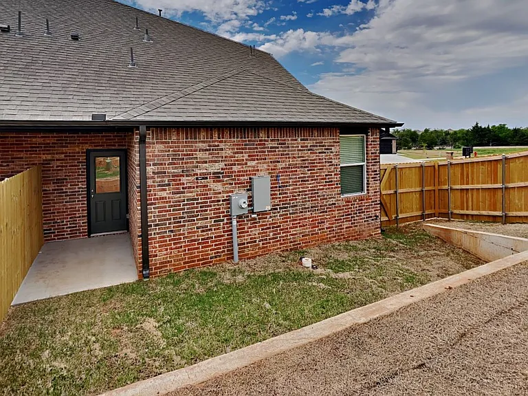 11608 Makenzie Trl — Photo 17