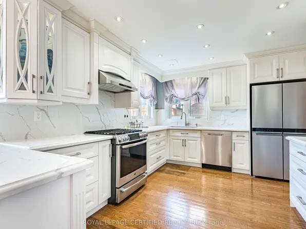 48 Fernbrook Cres, Brampton, ON L6Z 3P1