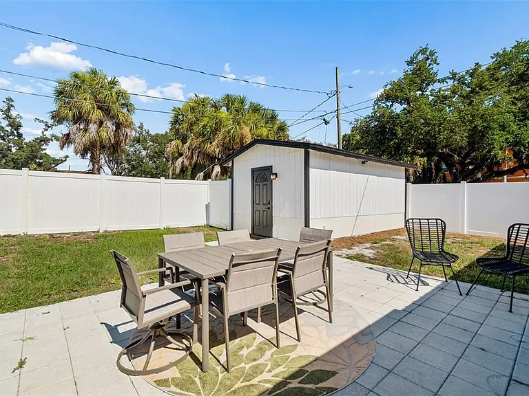 3901 N Ola Ave — Photo 38