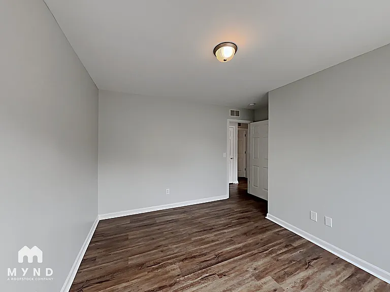 345 E Village Dr — Photo 10