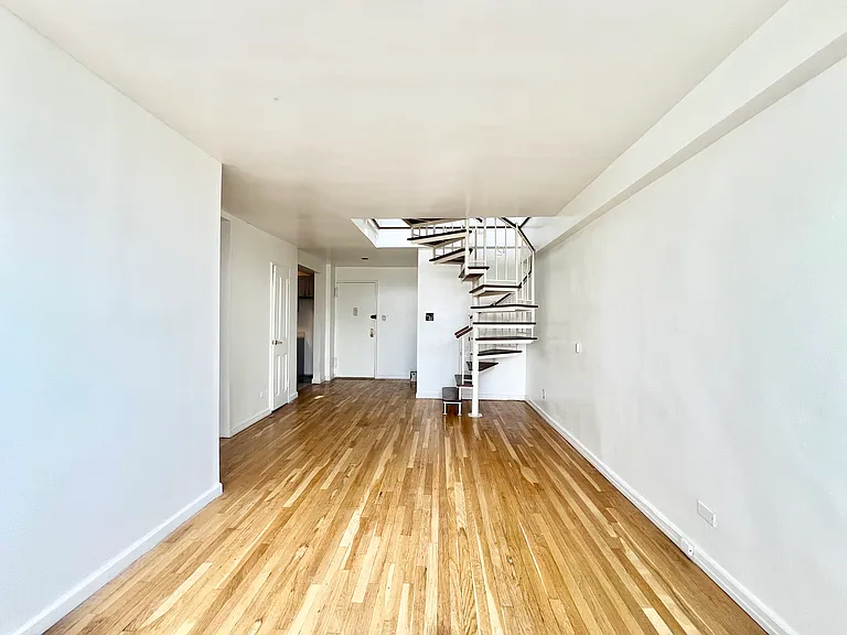 483A Ocean Pkwy #6C — Photo 1
