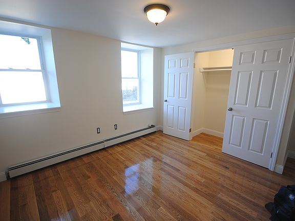 4th image of 30 Wordsworth St #2L