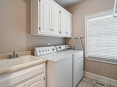 1071 Liberty Ln — Photo 16