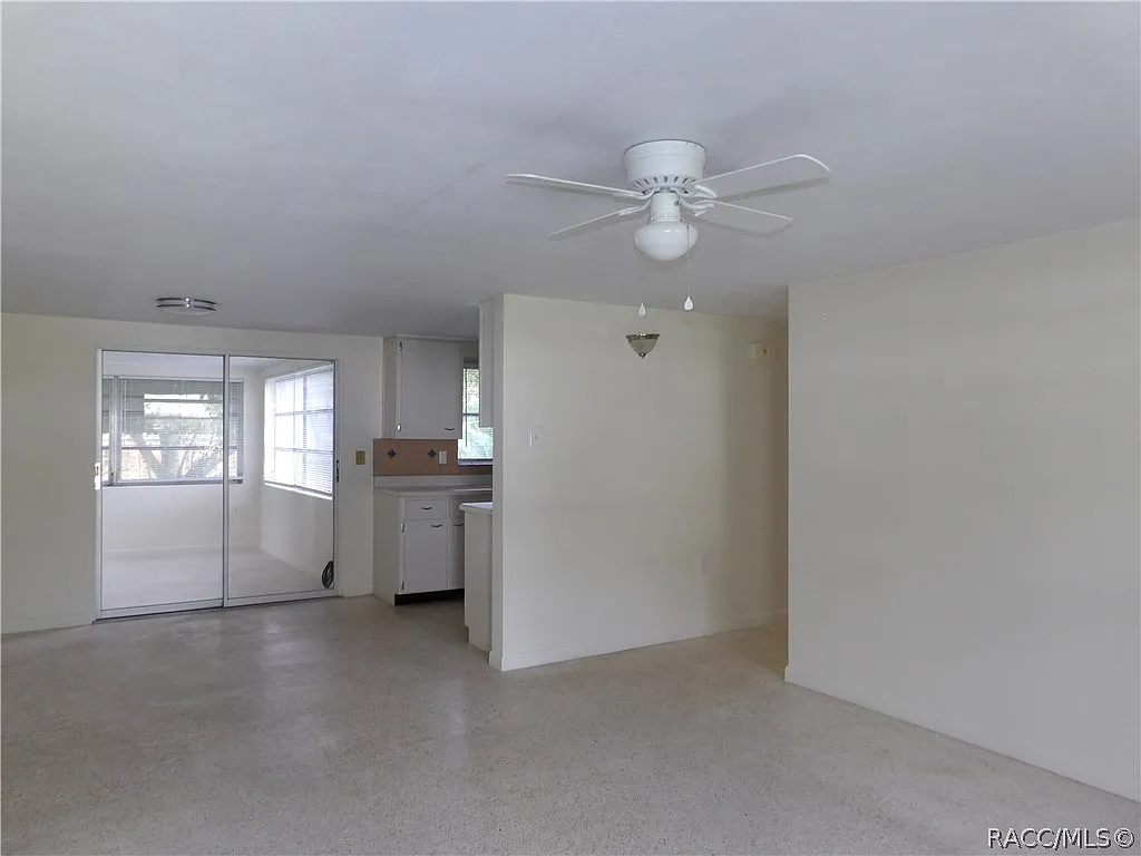 1 bed, 1.0 bath, 851 sqft, $1,150 — Photo 2