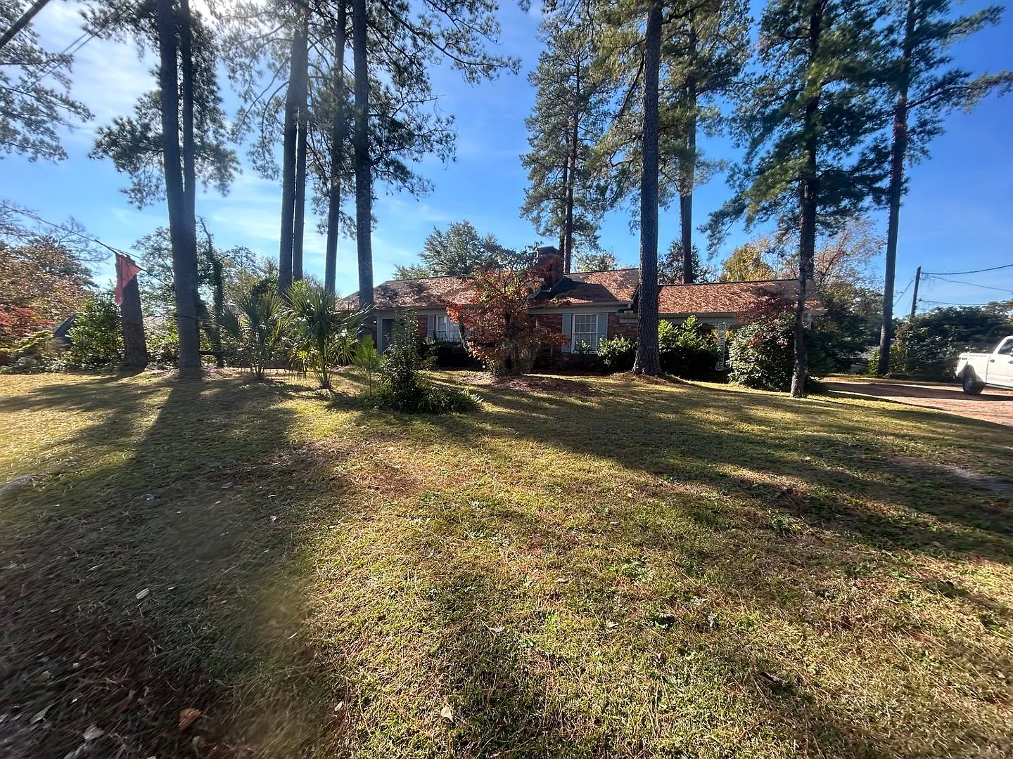 Pre-Leasing For The 20272028 School Year! 3 Bedrooms | 2 Bathrooms Available Early July 2027! — Photo 1