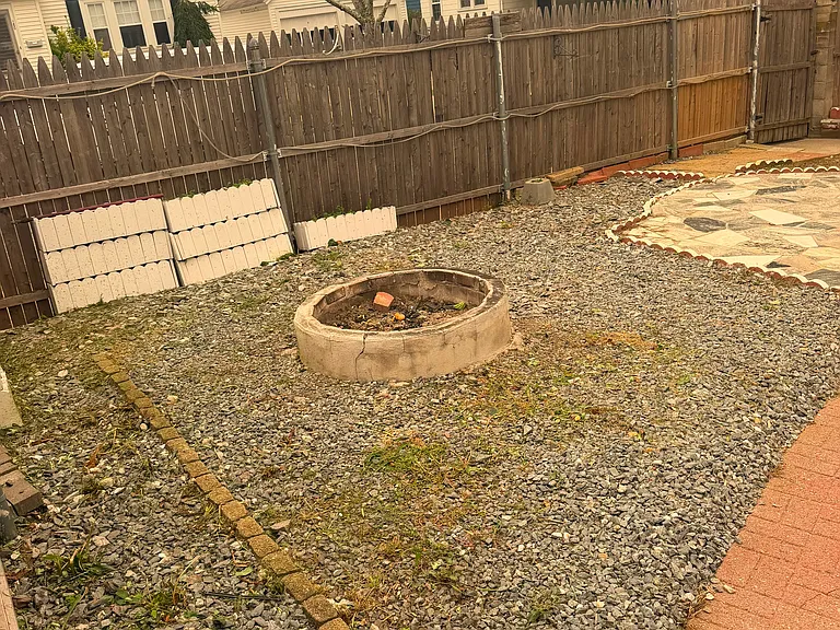 131 Gentian Ave — Photo 17