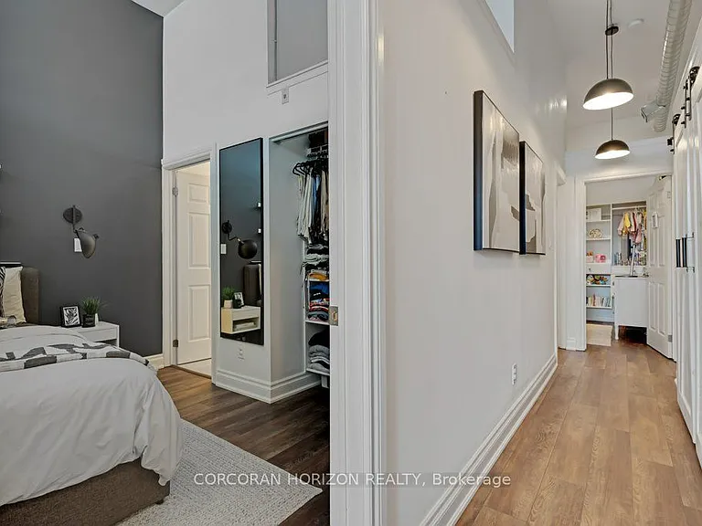 276 King St W #209 — Photo 26