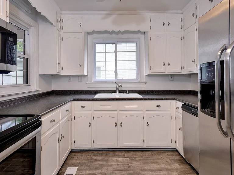 39 Westover Rd — Photo 19