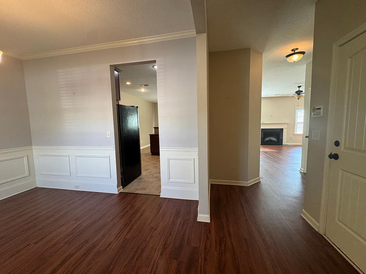 Building Photo - 7303 San Vista Dr
