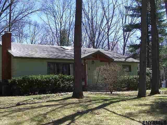 1st image of 23 Sutherland Dr