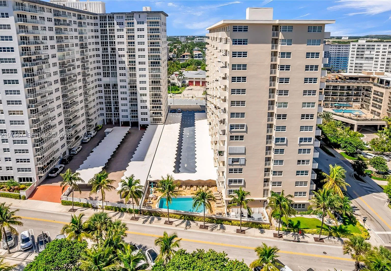 Ocean Monarch Condo — Photo 2