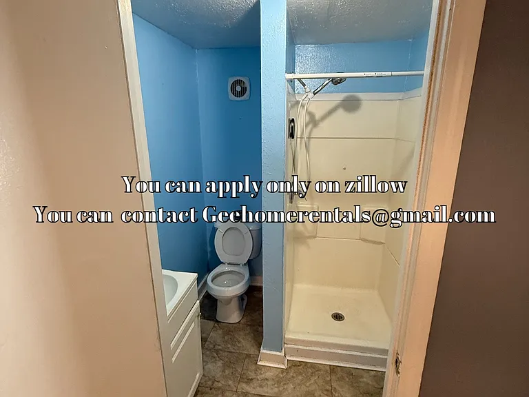 727 Spruce St #B — Photo 5