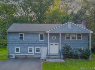 4 Robert Ln, Westport, CT 06880