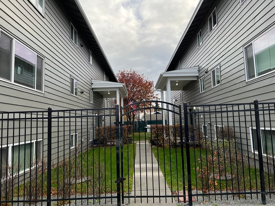 1st image of 810 W 25th Ave #1