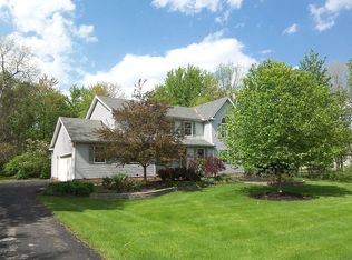 10226 Widgeon Dr, Chagrin Falls, OH 44023