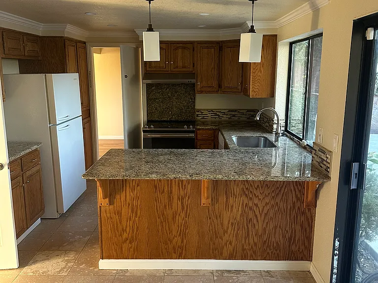 16962 Columbia Dr — Photo 10