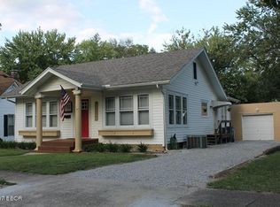 712 N 11th St, Mount Vernon, IL 62864