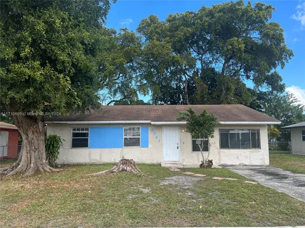 8141 SW 6th St, Pompano Beach, FL 33068