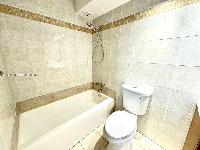 200 172nd St #206 — Photo 10