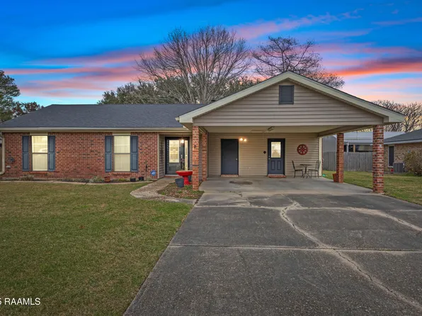 102 Brownlee Ave, Broussard, LA 70518