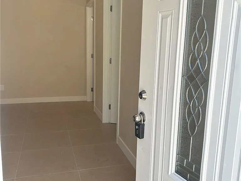 628 W 59th Pl — Photo 19