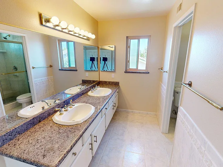 2431 Deerfield Ct — Photo 25