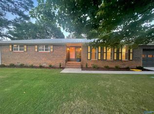 1504 Simmons Dr SW, Decatur, AL 35601