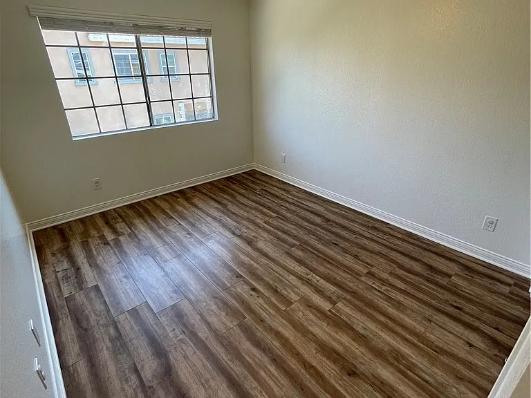303 S Violet Ave #J — Photo 14