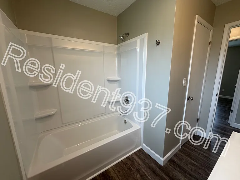 2059 Neff Rd — Photo 11