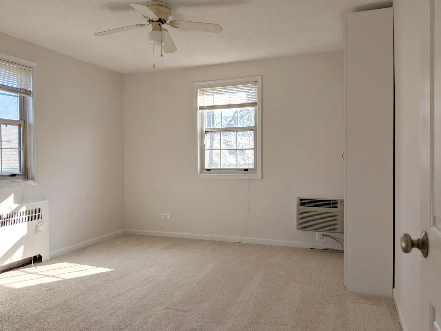 4364 N Pershing Dr — Photo 3