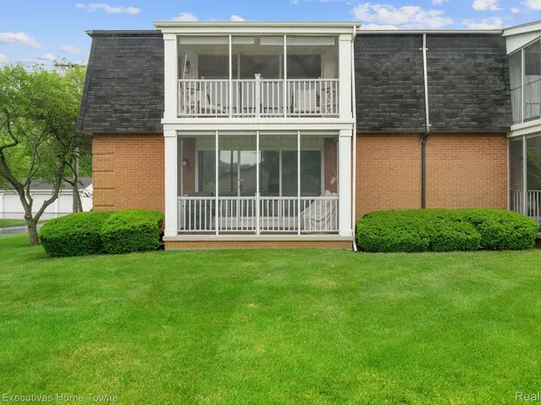 4010 Fairway Dr APT 4, Fort Gratiot, MI 48059