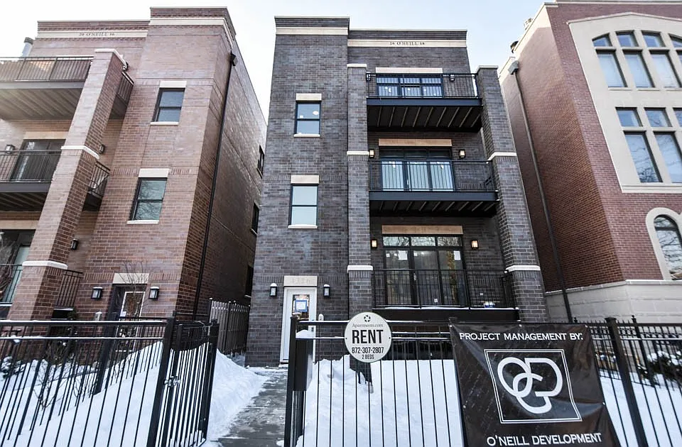 3923 N Ashland #6C