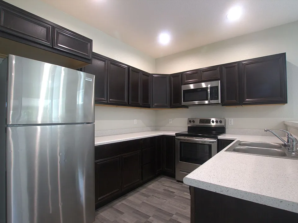1601 Kimbark St #201
