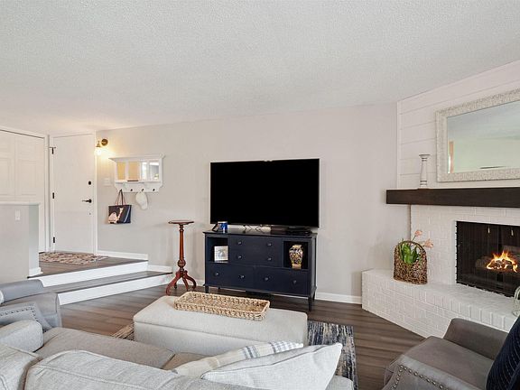 4th image of 4150 E 60th St APT 503