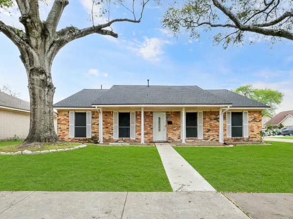 1905 Zapp Ln, Pasadena, TX 77502
