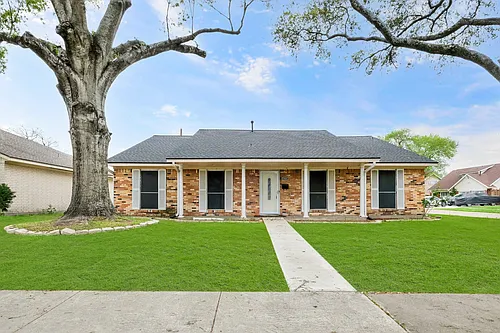 1905 Zapp Ln Photo 1