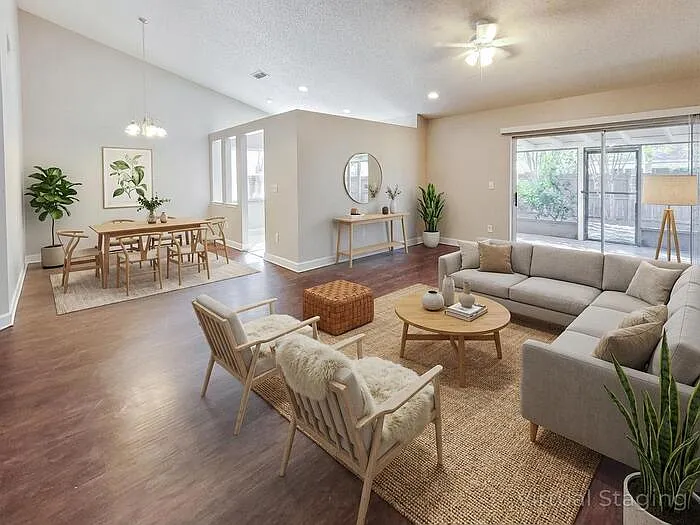 542 Queensbridge Dr — Photo 5