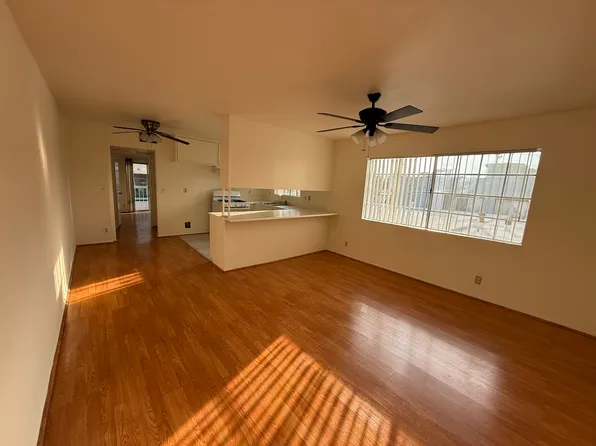 11218 Huston St, North Hollywood, CA