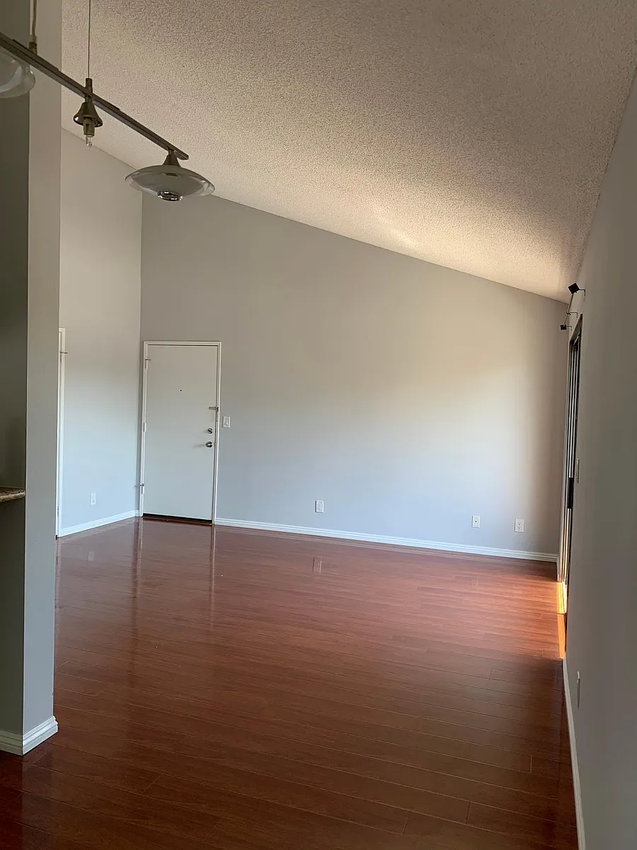 Living Room - 5632 N Gladys Ave #C