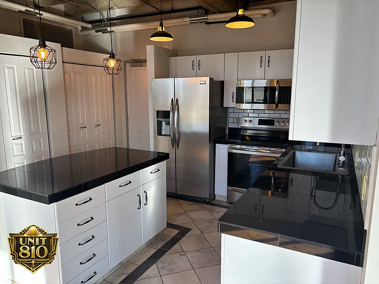 114 W Adams St #810 — Photo 11