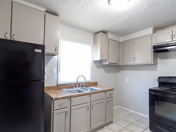 4th image of 3341 Wallace Ave