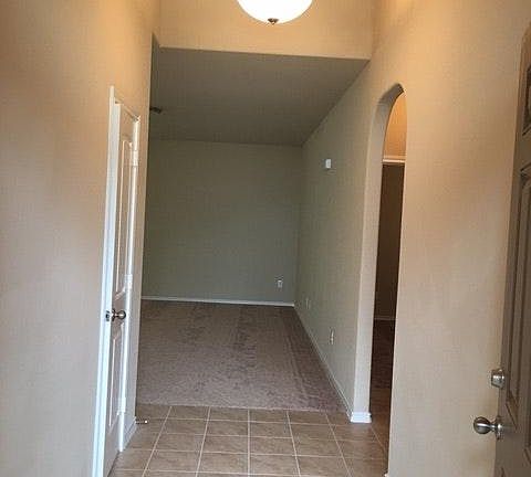4th image of 10209 S Race St