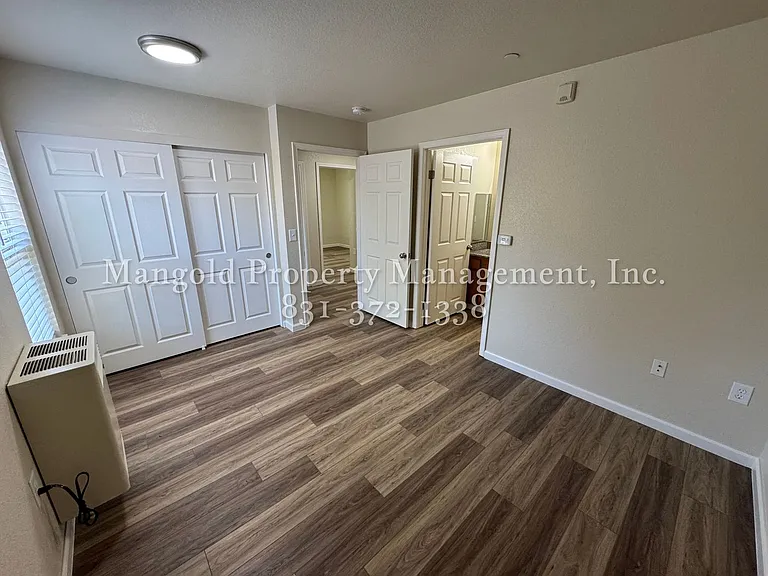 Sunset Park Apartments — Photo 7