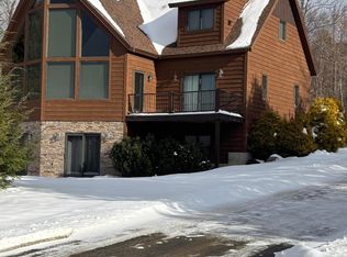 28 Blizzard Dr, Newry, ME 04261