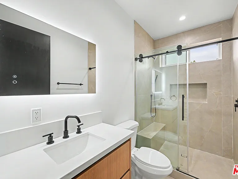 1907 S Corning St #1 — Photo 24