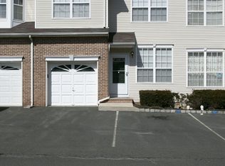 6 Stallion Ct, Somerset, NJ 08873