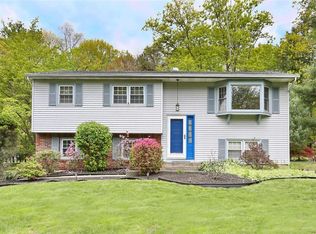 529 S Pascack Rd, Chestnut Ridge, NY 10977