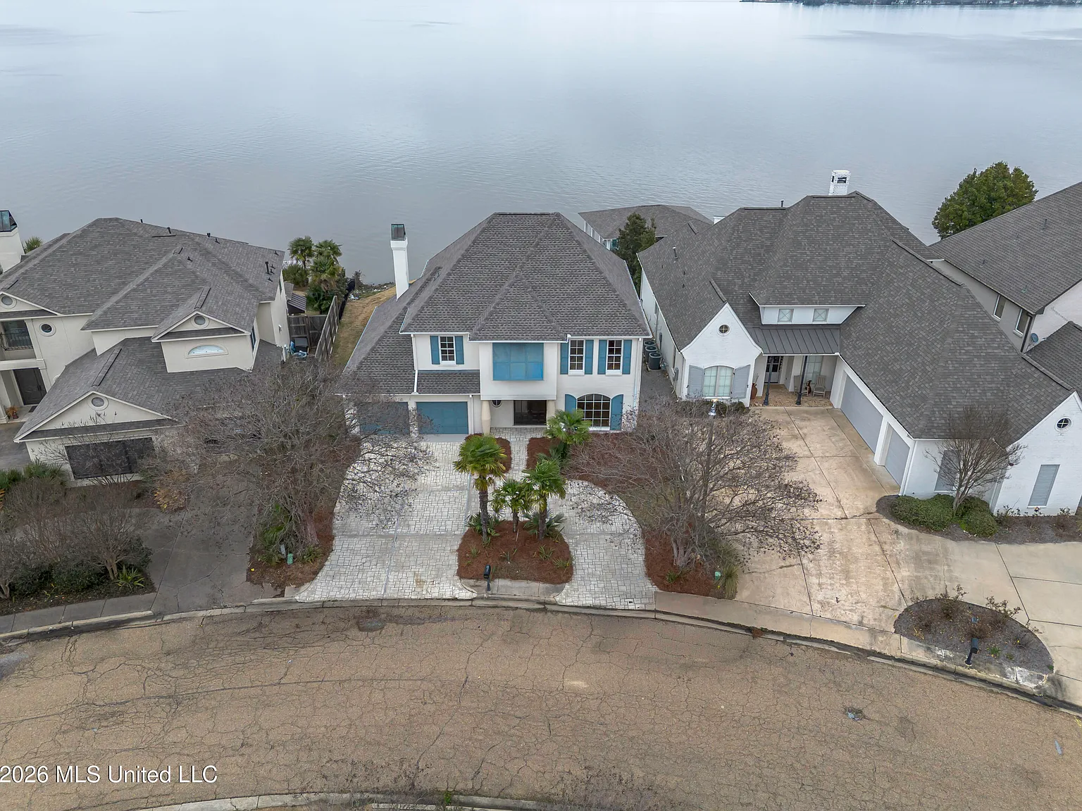 4 bed, 3.5 bath, 3440 sqft, $4,300 — Photo 2