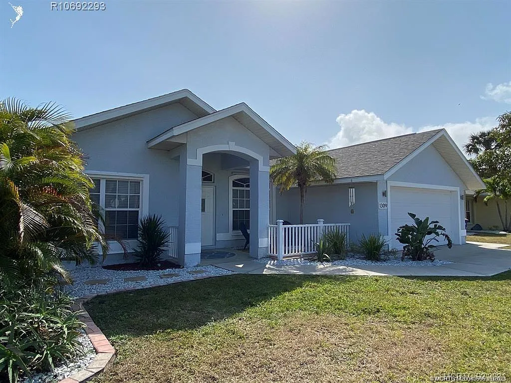 3 bed, 2.0 bath, 1971 sqft, $4,000 — Photo 2