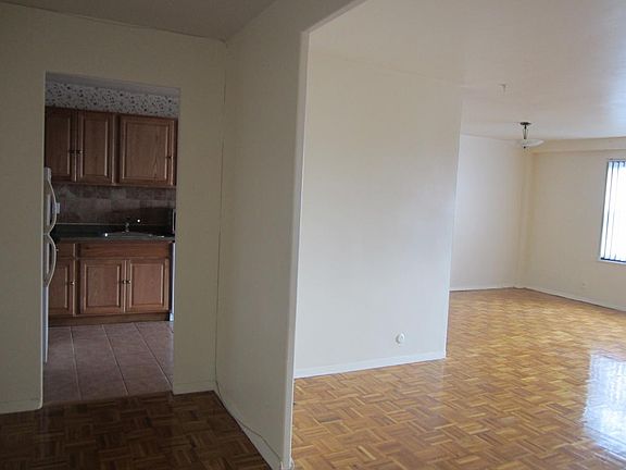 2nd image of 2352 Linwood Ave #0